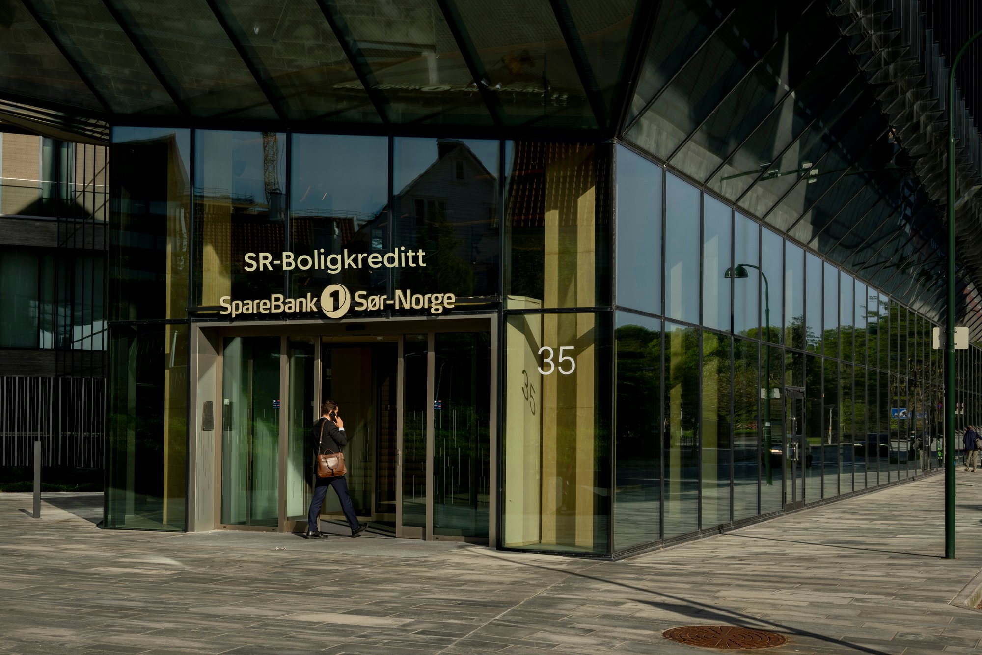 finansparken_inngang_medlogo finansparken_inngang_medlogo